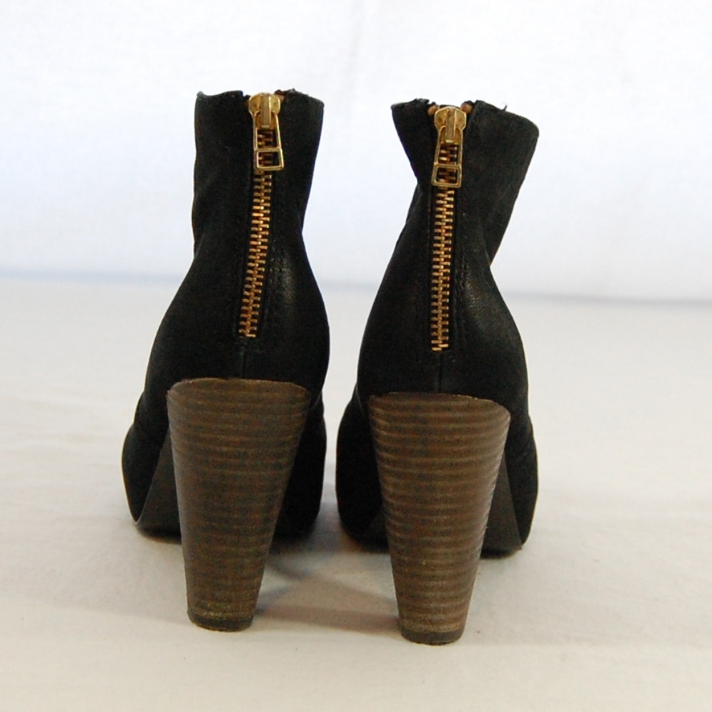 Listing Moved - check out @erinmcawesome closet - Picture 3 of 8